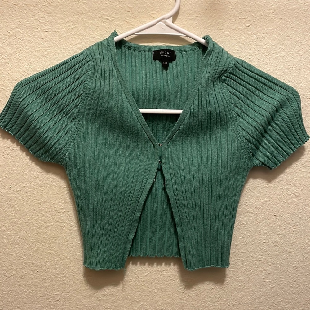 Green cropped top